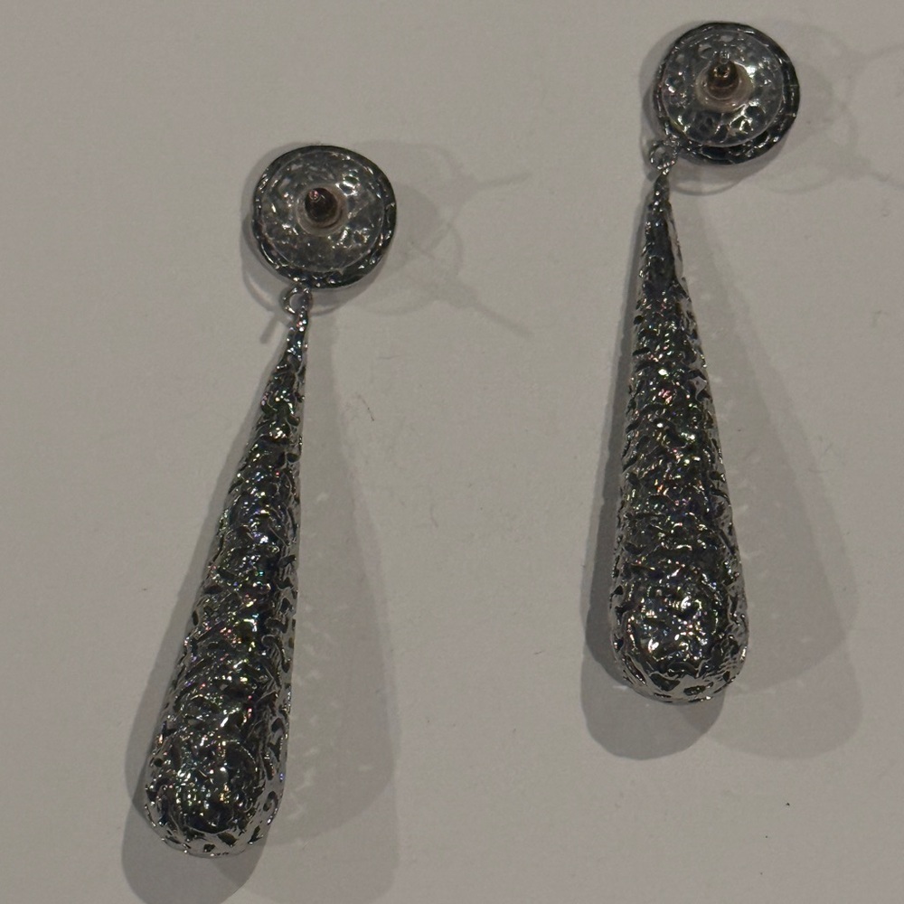 Elegant Silver Drop Earrings - Picture 3 of 3